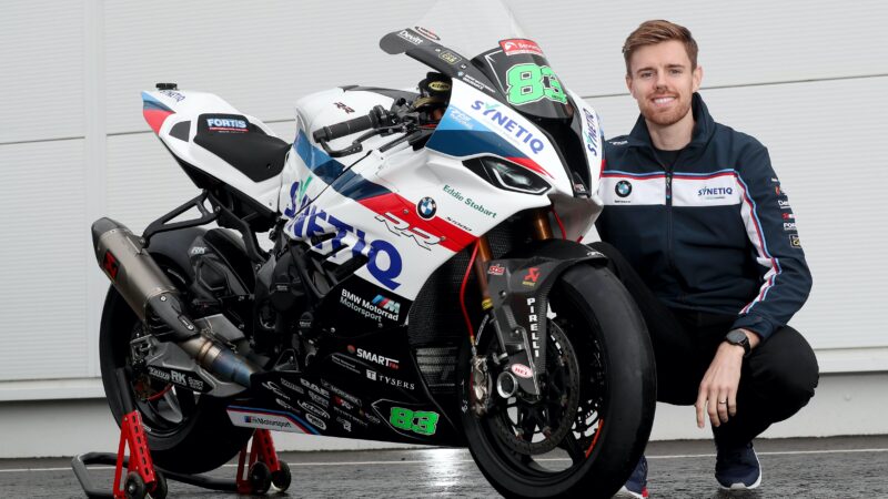 SYNETIQ BMW Motorrad riding to victory in 2021