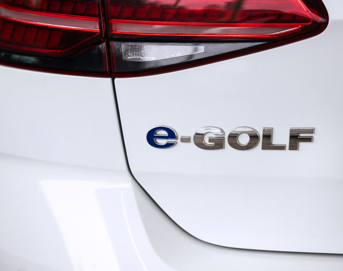 Electric and hybrid salvage vehicles