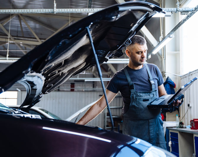 Electric and hybrid salvage vehicles